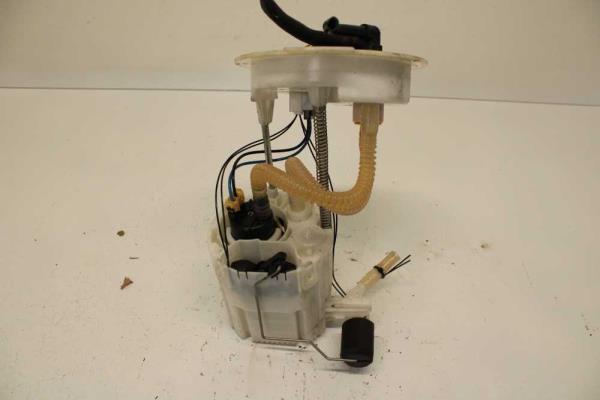 POMPE A CARBURANT BMW SERIE 1 / SERIE 3 ( DIESEL ) - Vue 1